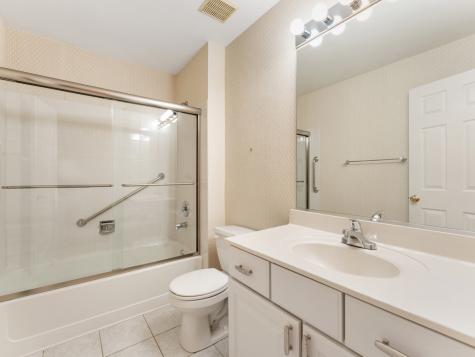 60 Tanglewood Drive Glen Ellyn IL 60137
