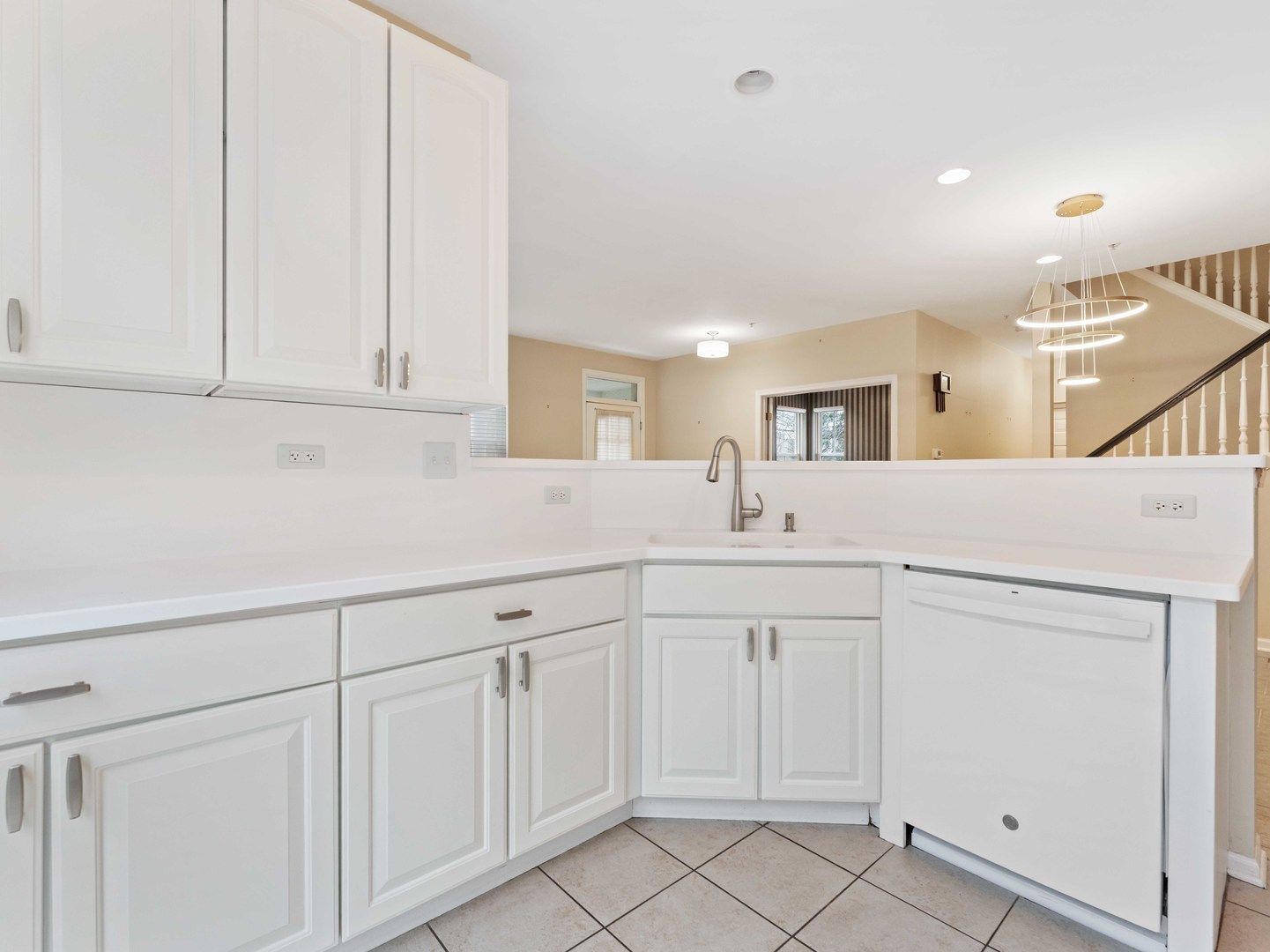 60 Tanglewood Drive Glen Ellyn IL 60137