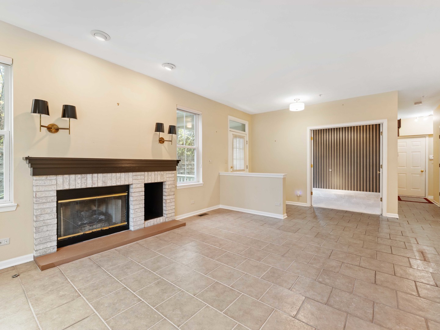 60 Tanglewood Drive Glen Ellyn IL 60137