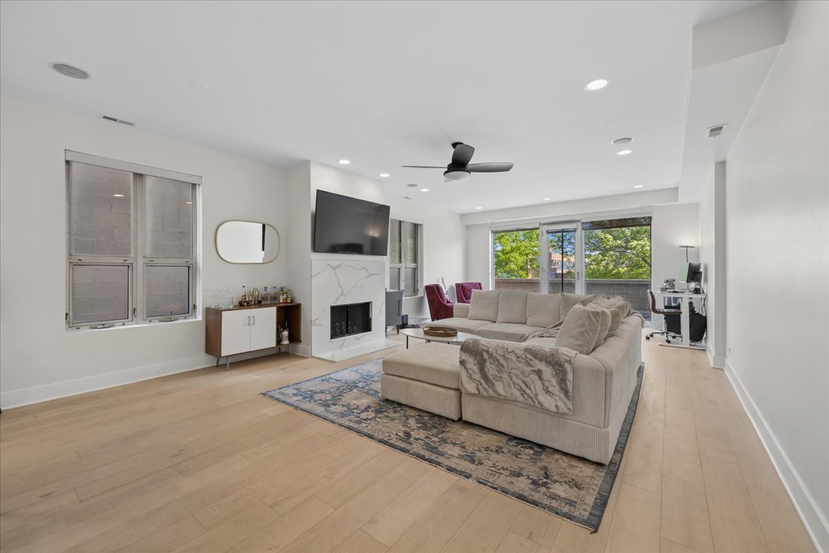 1850 West Division Street Chicago IL 60622