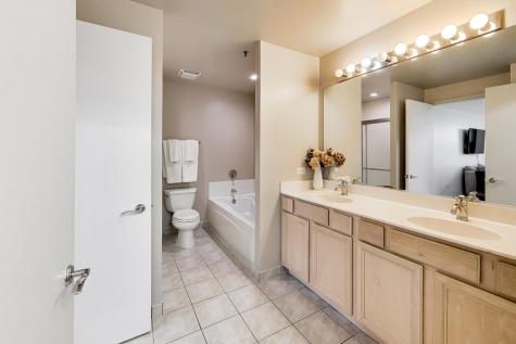 77 South Evergreen Avenue Arlington Heights IL 60005