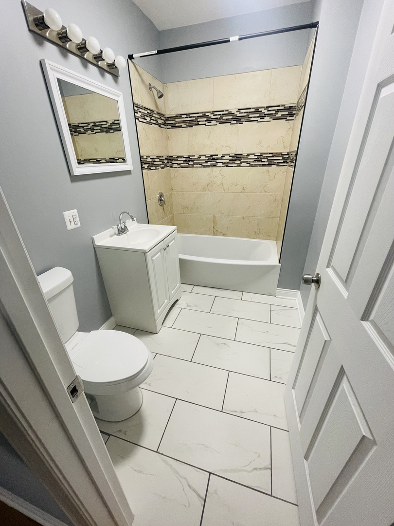 1411 East 67th Place Chicago IL 60637