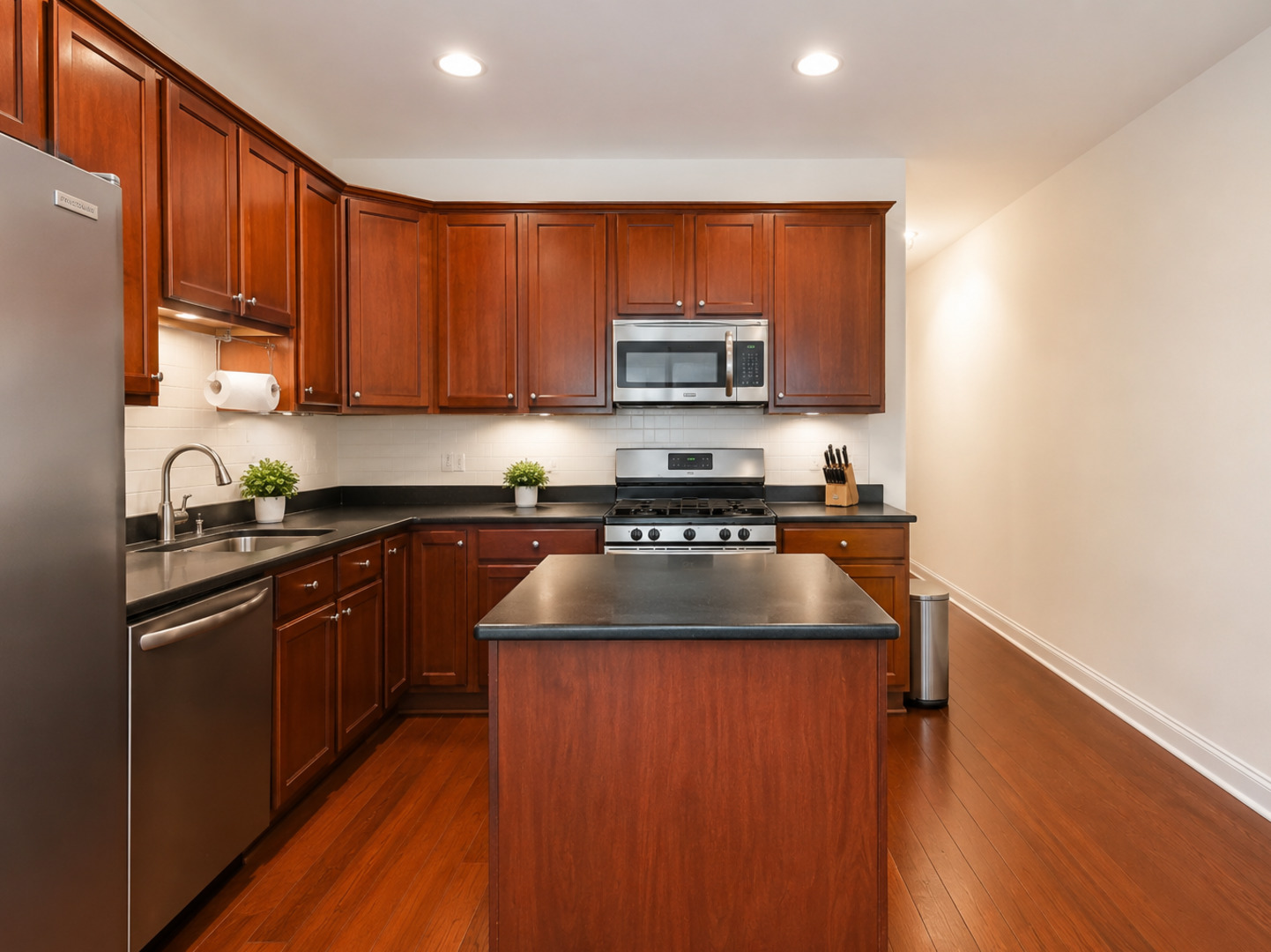 1625 West Estes Avenue Chicago IL 60626