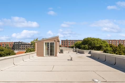 2458 North Linden Place Chicago IL 60647