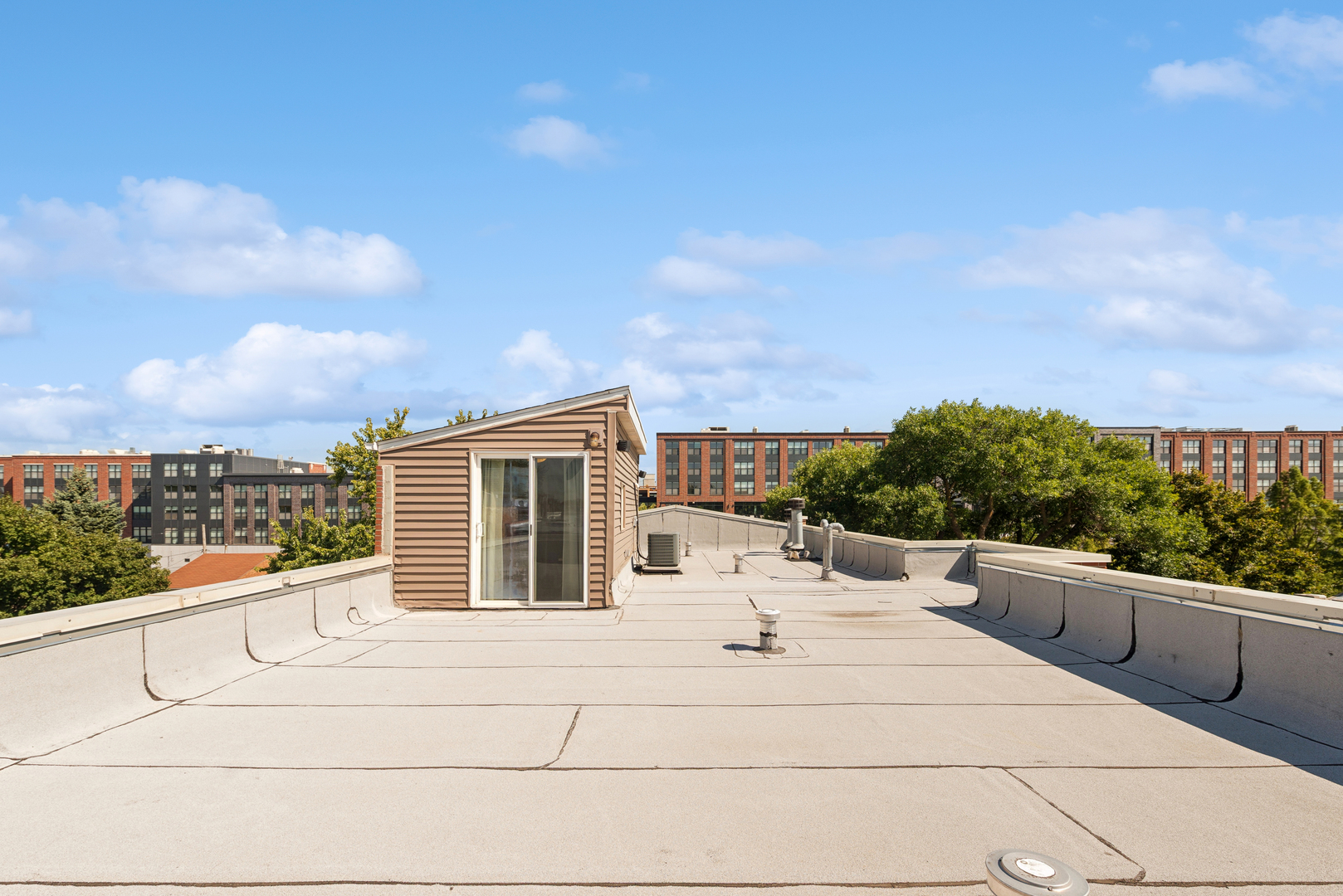 2458 North Linden Place Chicago IL 60647