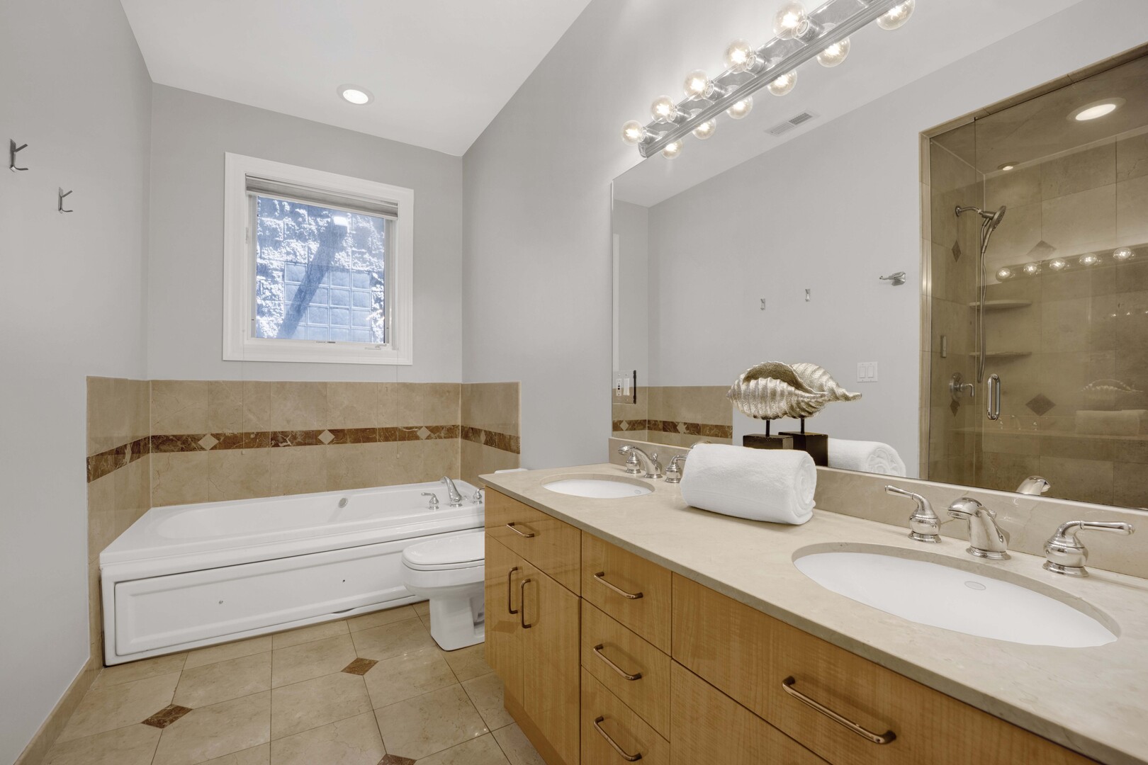 2637 West Belmont Avenue Chicago IL 60618