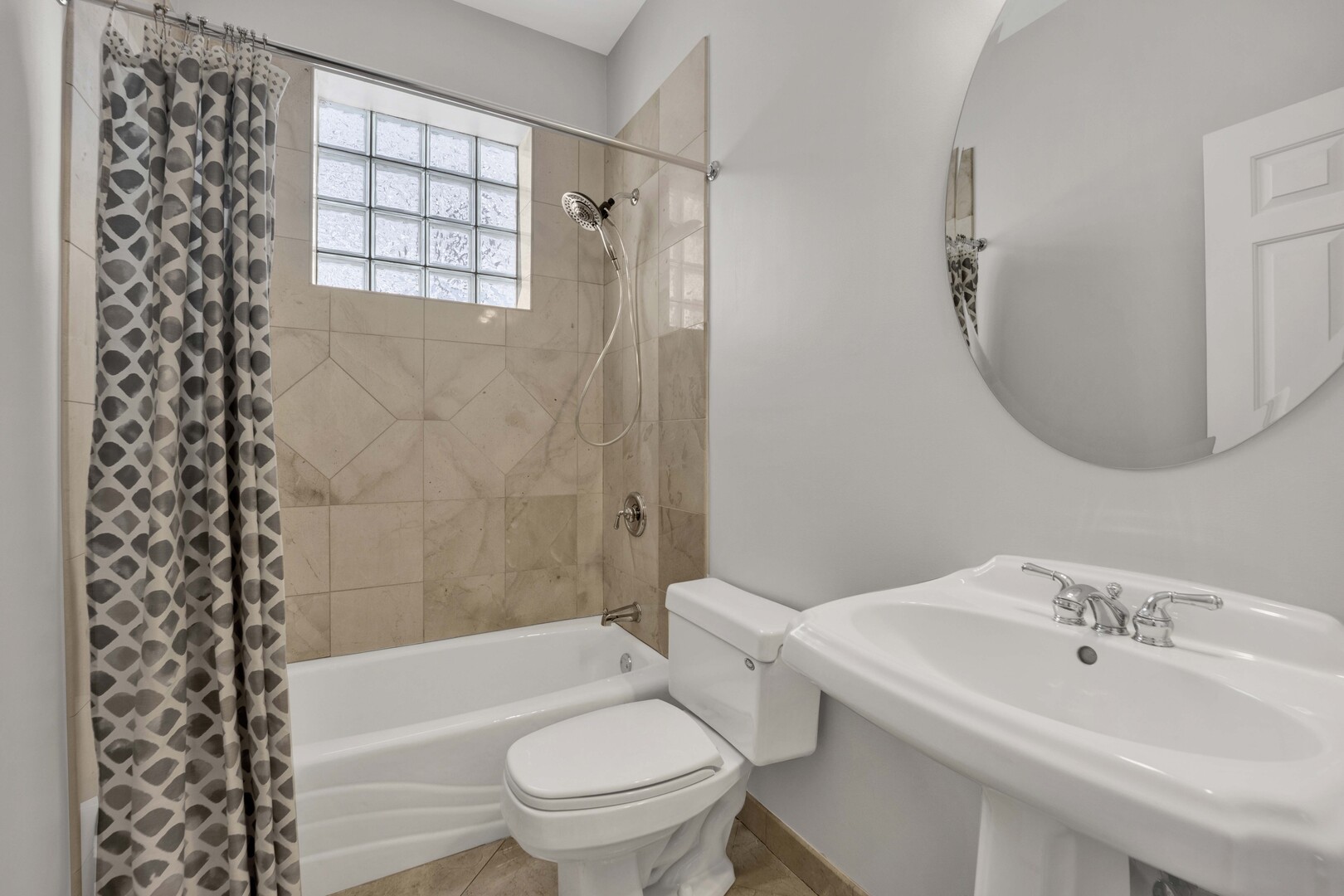 2637 West Belmont Avenue Chicago IL 60618