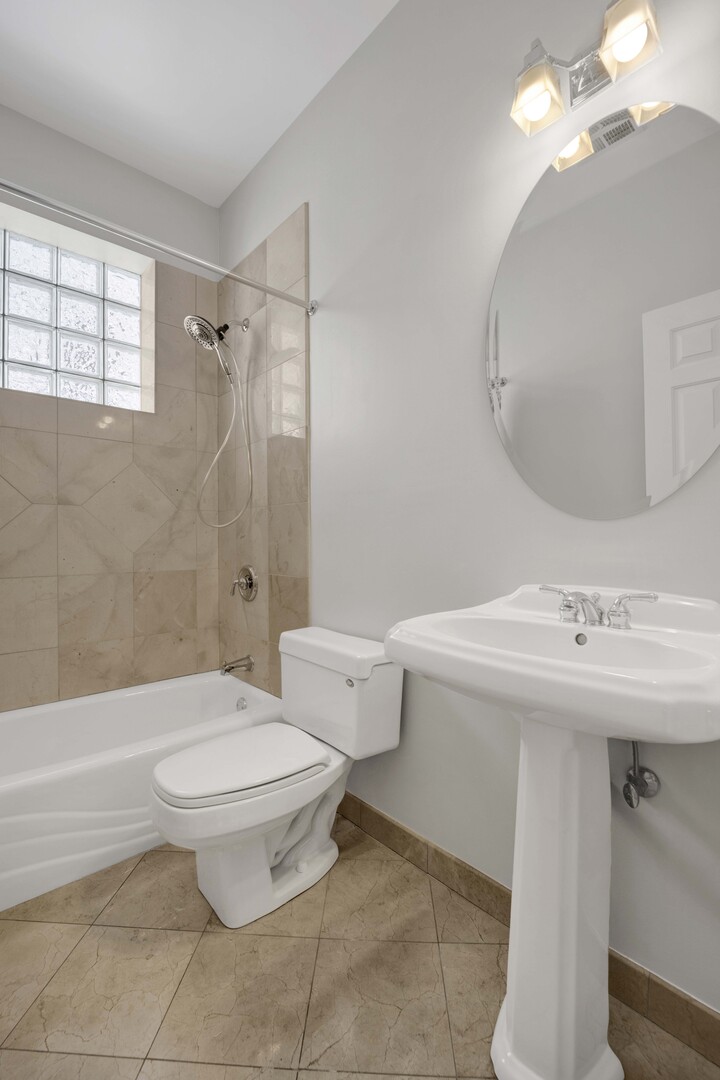 2637 West Belmont Avenue Chicago IL 60618