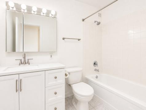 4343 North Clarendon Avenue Chicago IL 60613