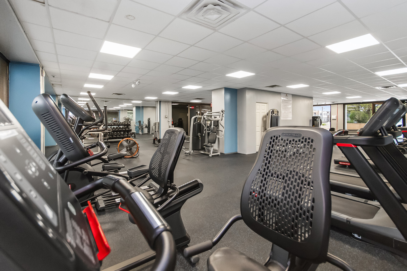 4343 North Clarendon Avenue Chicago IL 60613