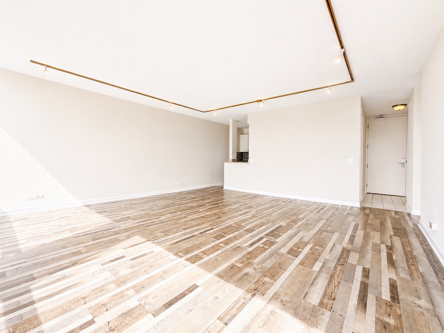 4343 North Clarendon Avenue Chicago IL 60613