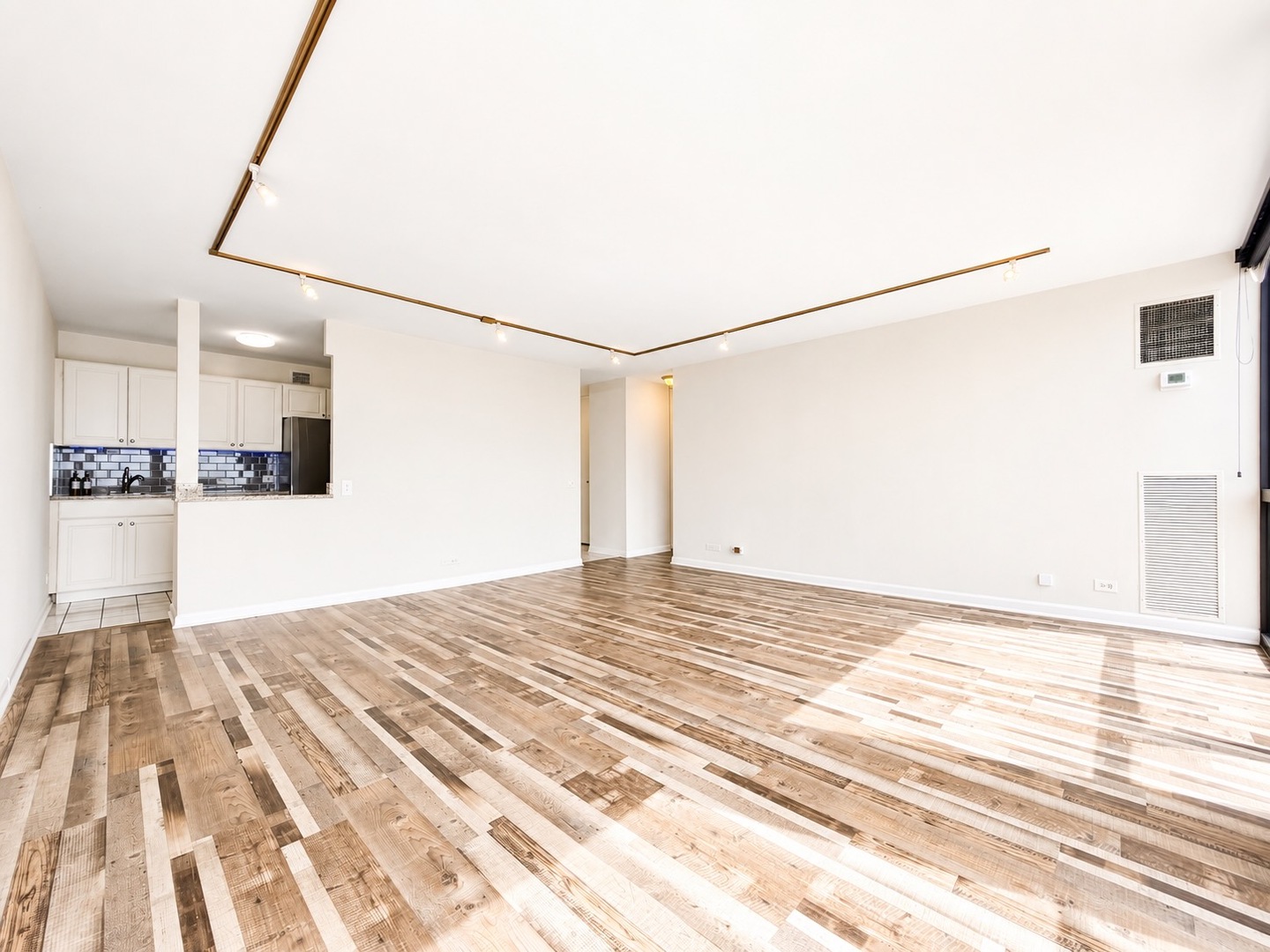4343 North Clarendon Avenue Chicago IL 60613