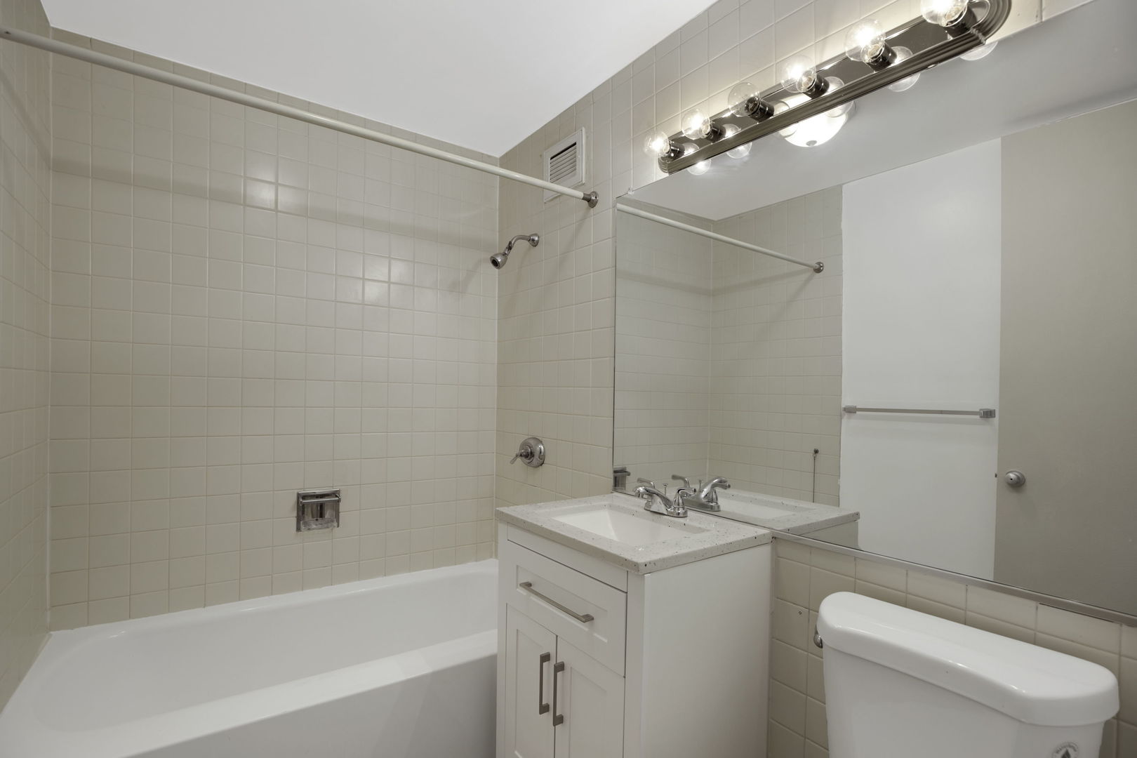 601 East 32nd Street Chicago IL 60616
