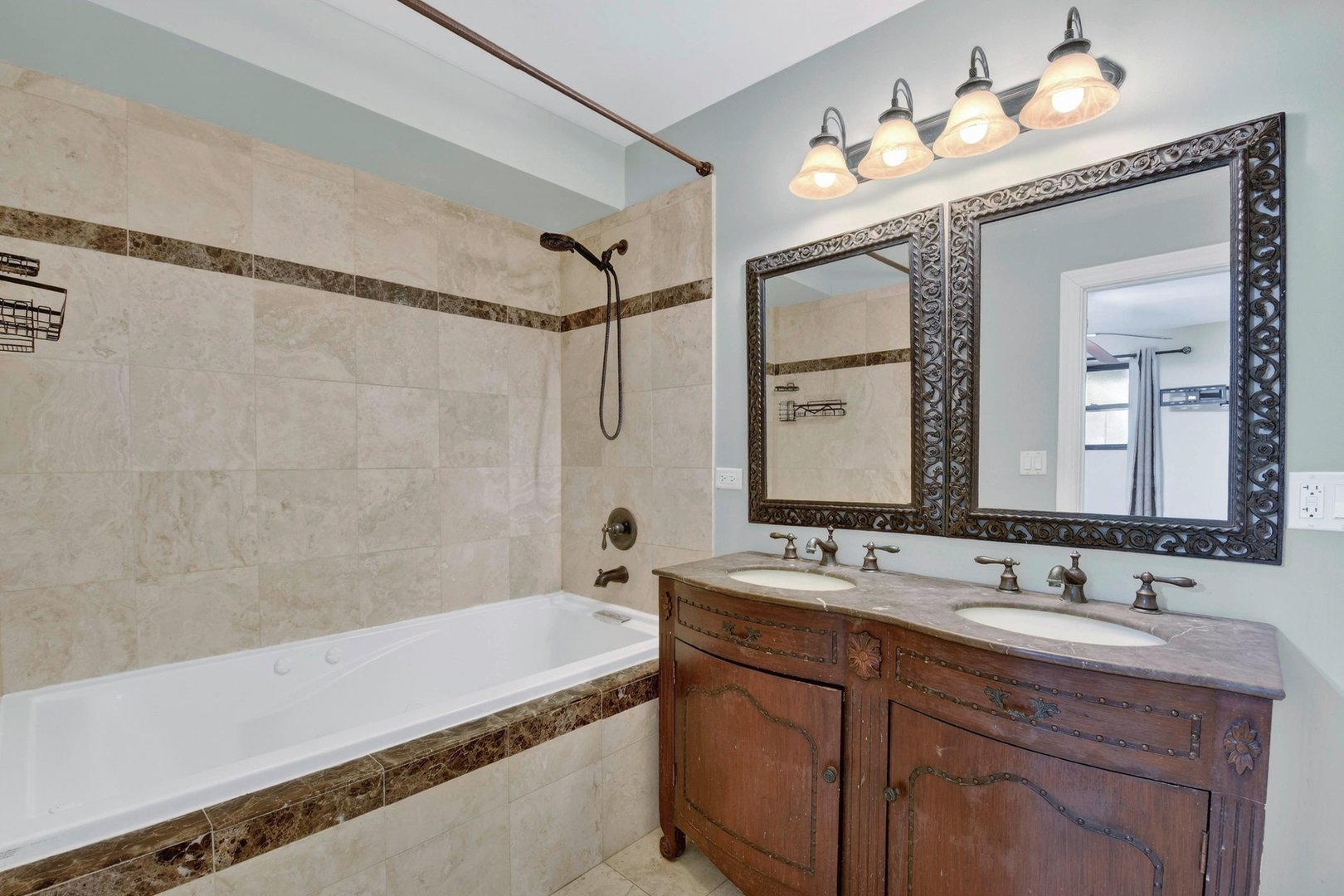 5207 South Indiana Avenue Chicago IL 60615