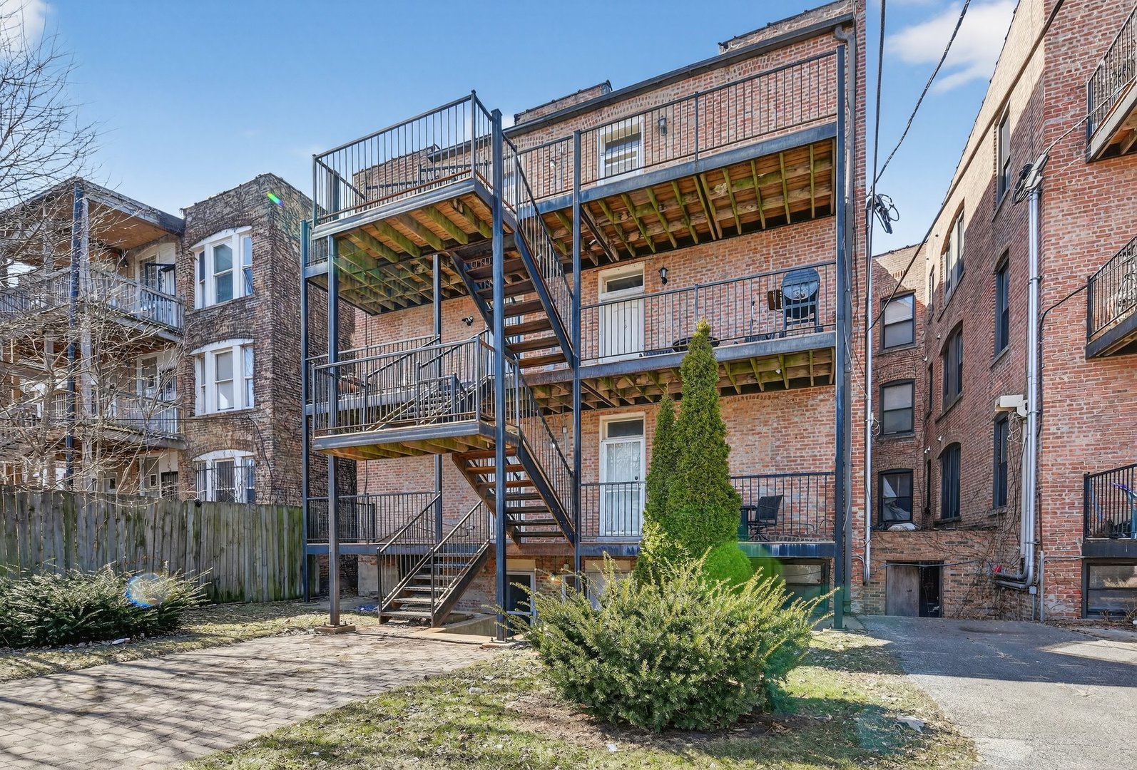 5207 South Indiana Avenue Chicago IL 60615