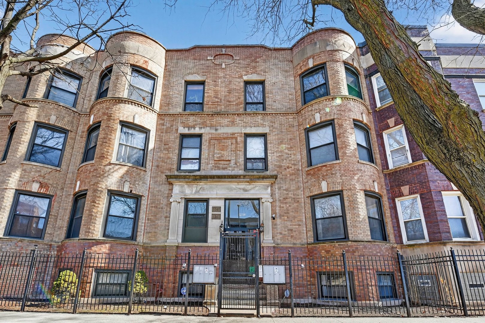 5207 South Indiana Avenue Chicago IL 60615