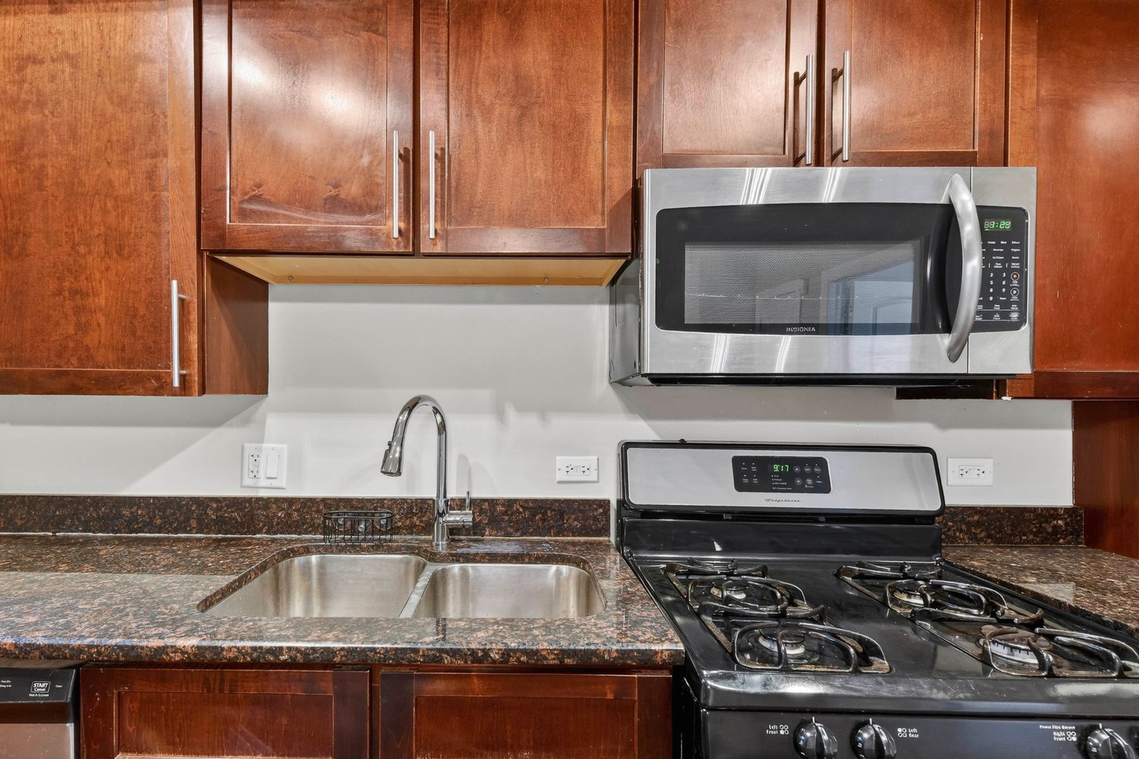 5207 South Indiana Avenue Chicago IL 60615