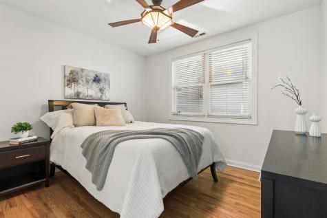 1152 West Roscoe Street Chicago IL 60657