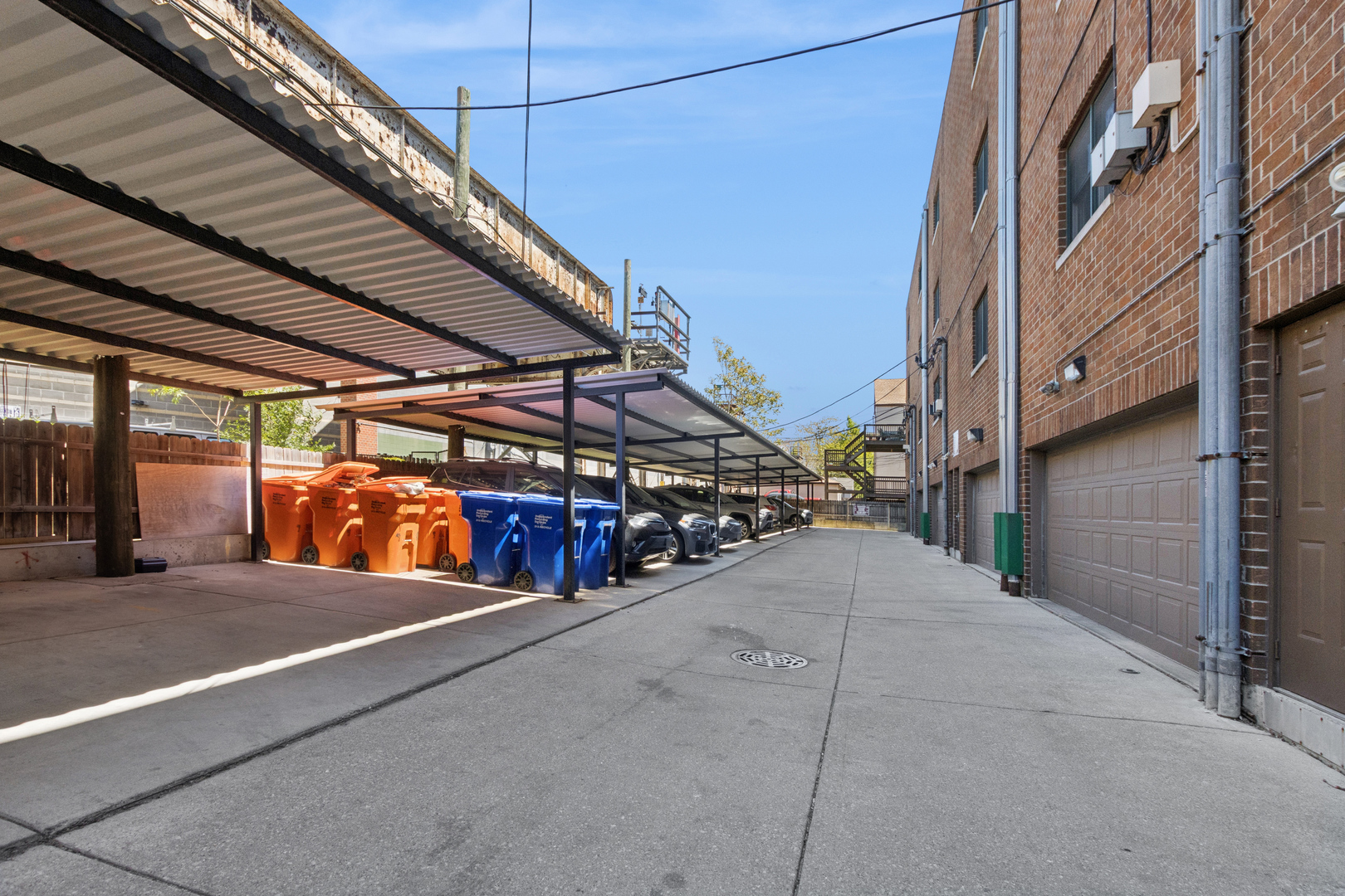 1152 West Roscoe Street Chicago IL 60657