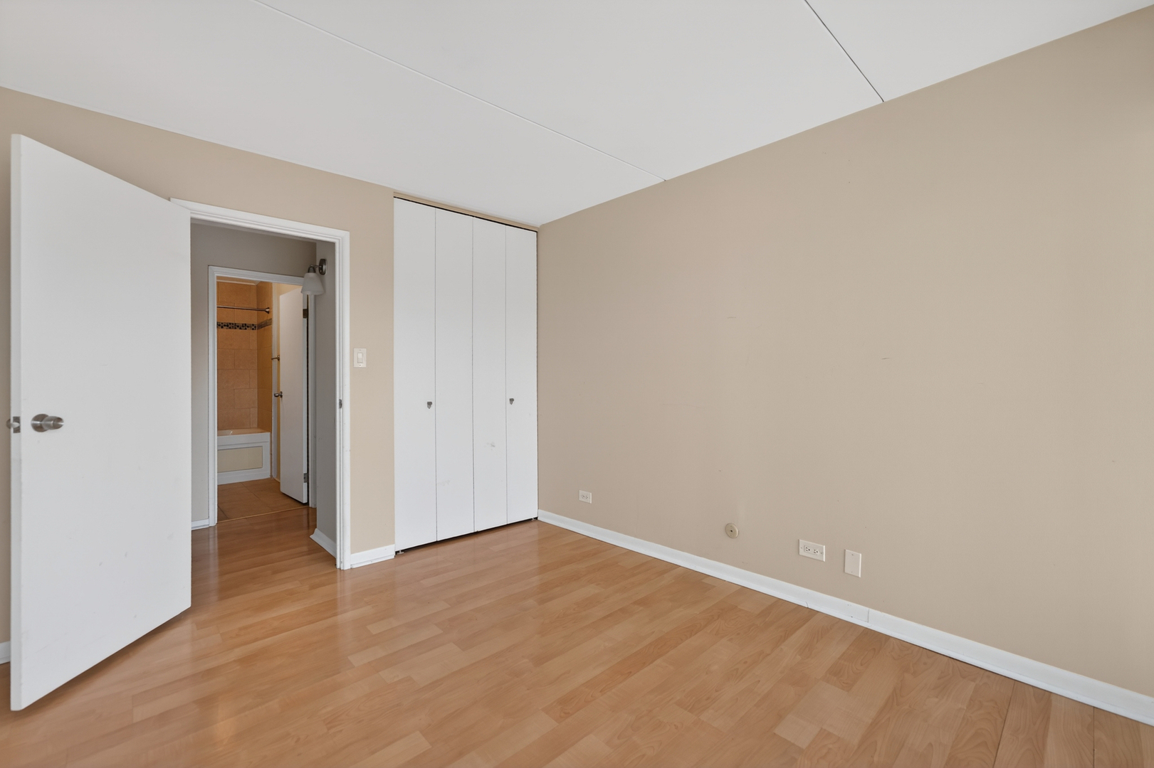 2015 South Finley Road Lombard IL 60148