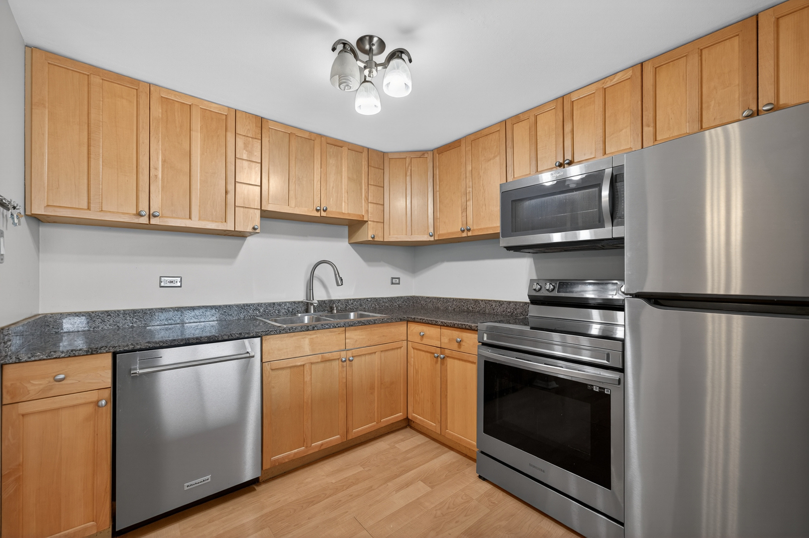 2015 South Finley Road Lombard IL 60148
