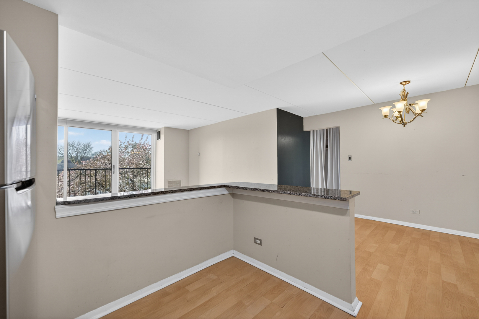 2015 South Finley Road Lombard IL 60148