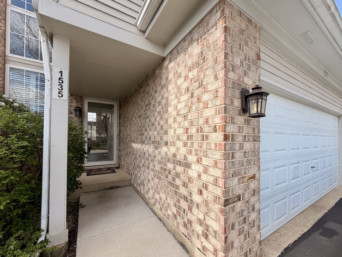 1535 Chatfield Court Roselle IL 60172
