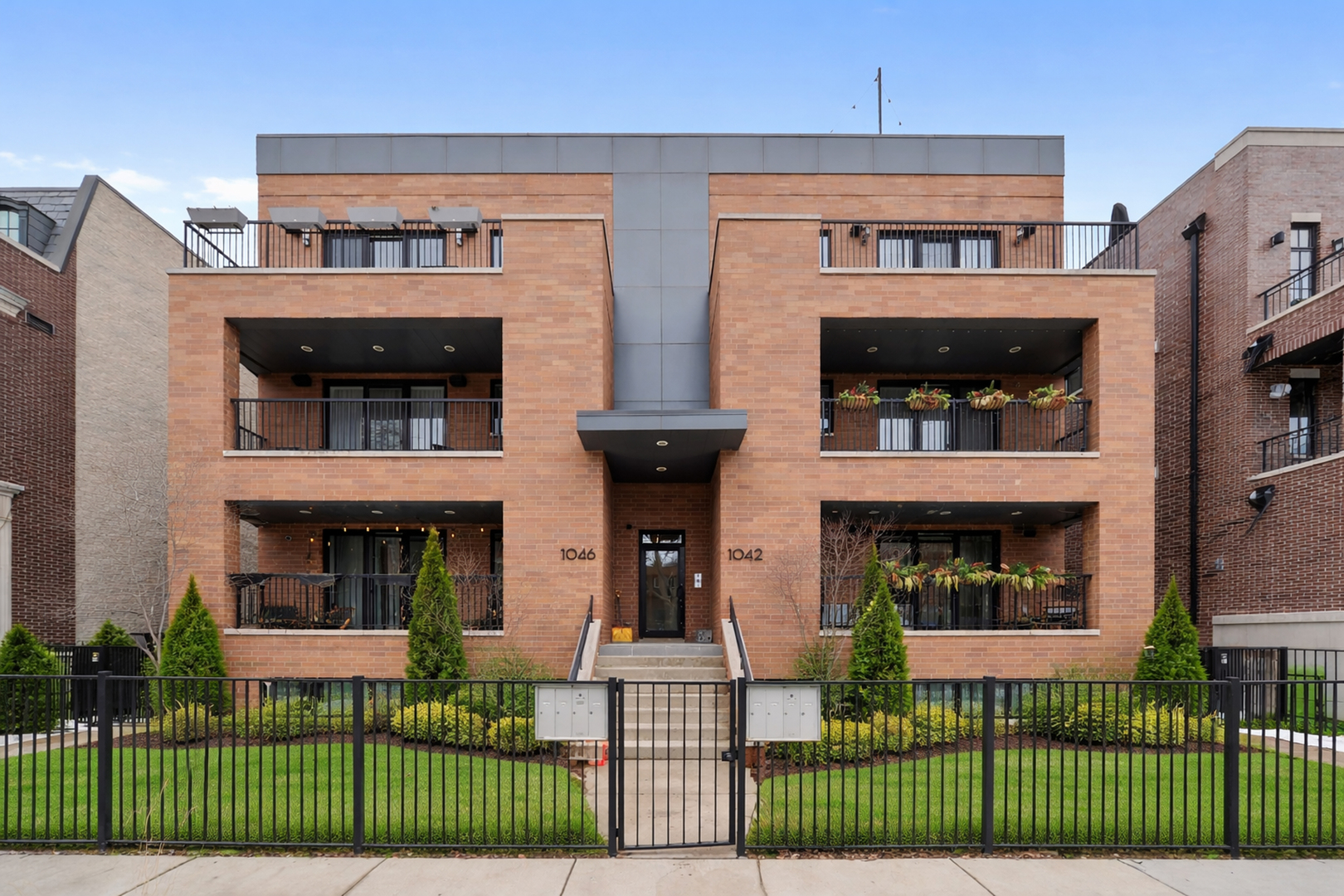 1042 West Altgeld Street Chicago IL 60614