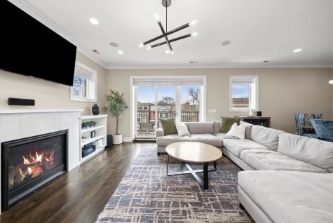 1042 West Altgeld Street Chicago IL 60614