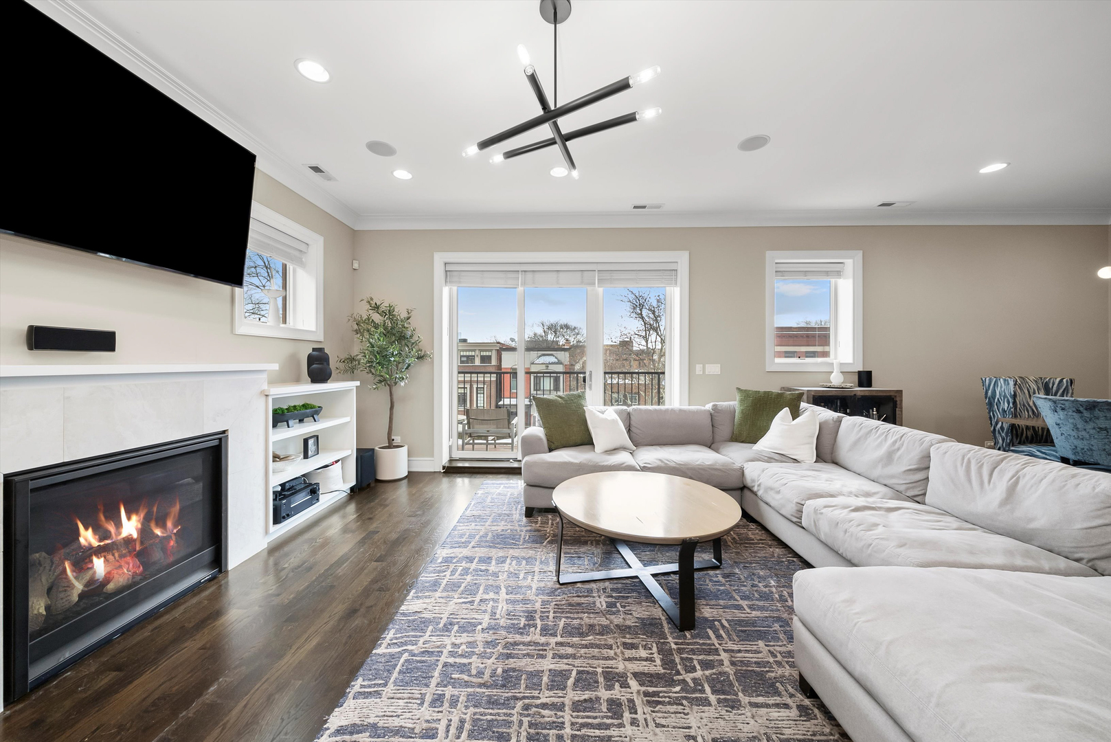 1042 West Altgeld Street Chicago IL 60614