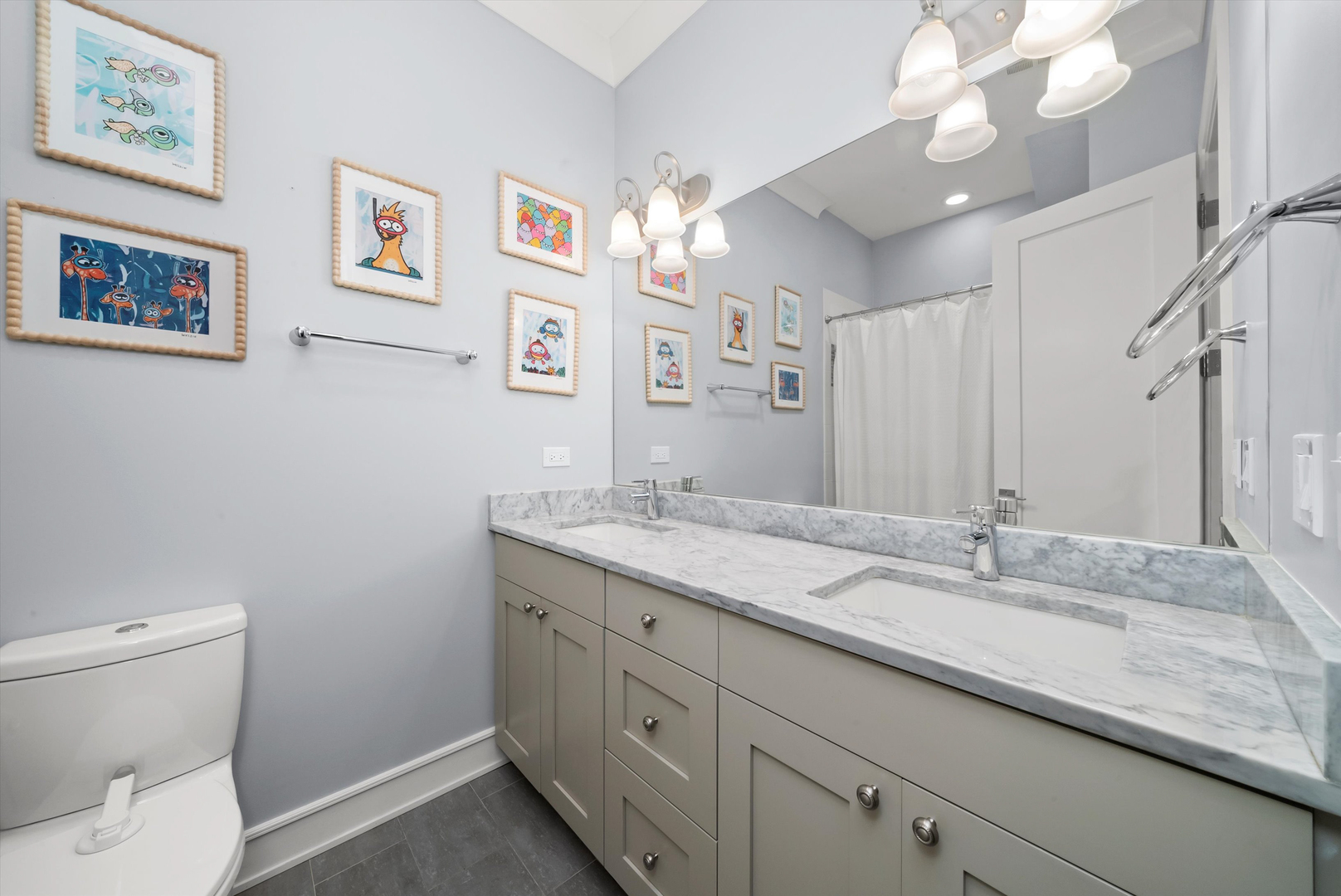 1042 West Altgeld Street Chicago IL 60614
