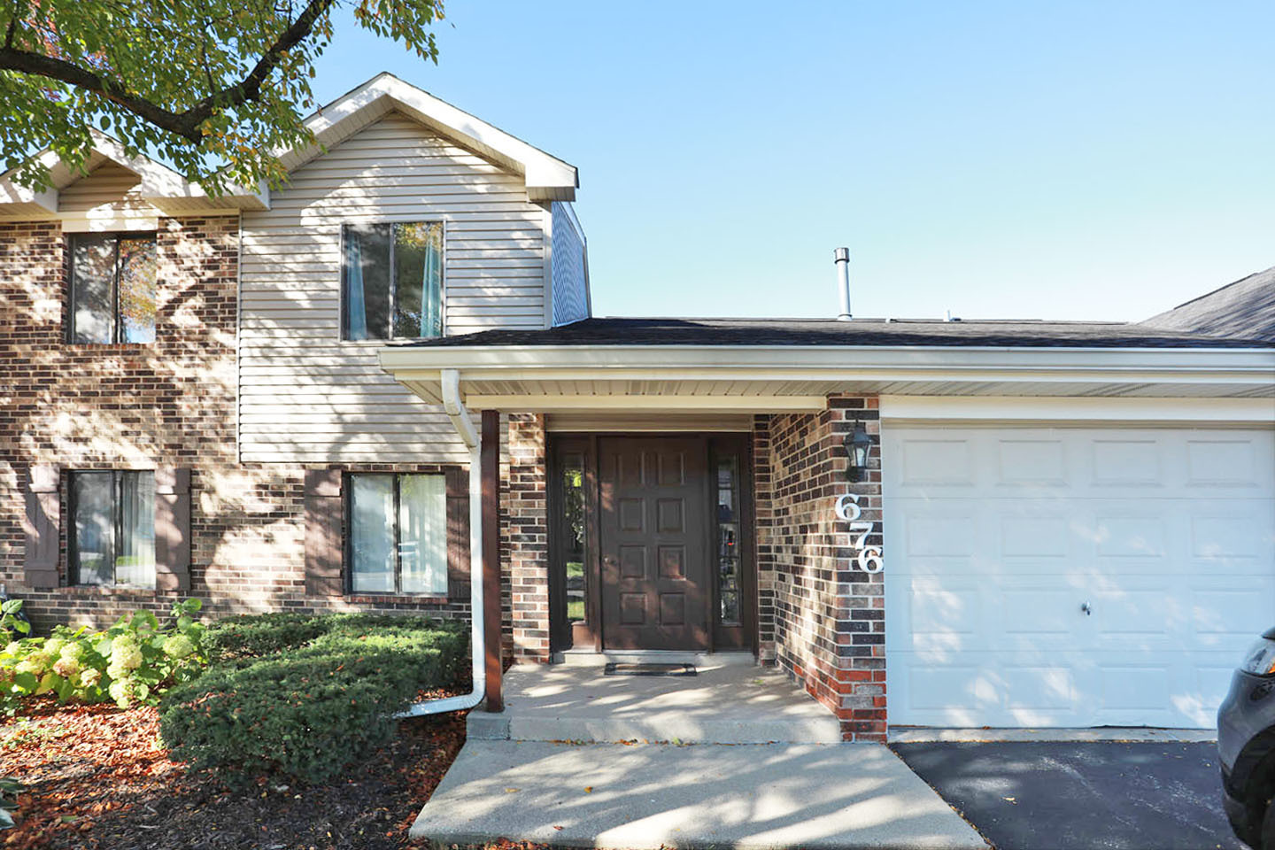 676 West Cross Creek Drive Roselle IL 60172