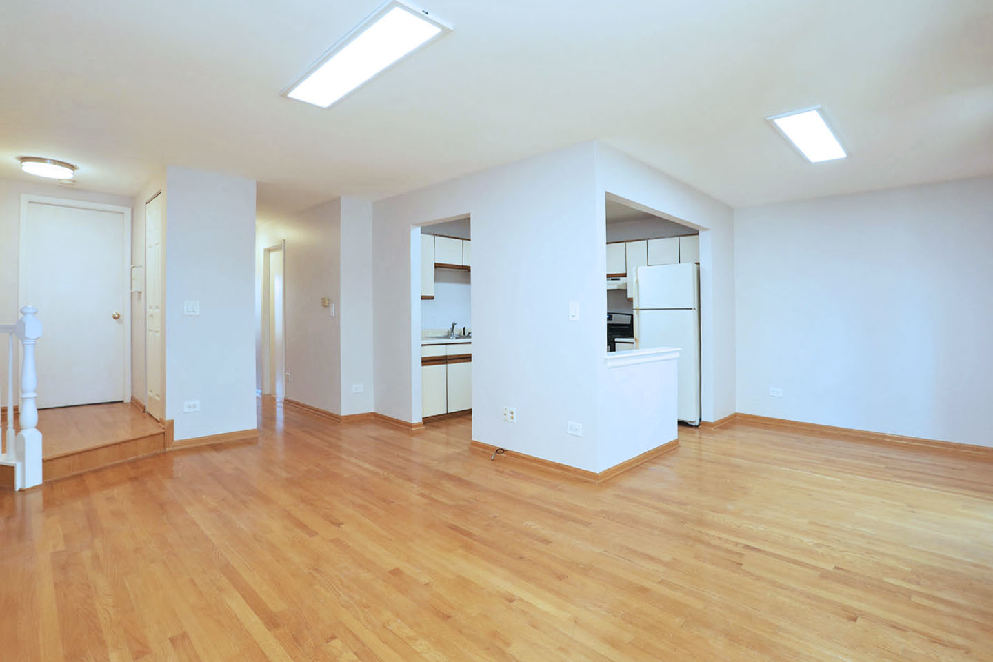 676 West Cross Creek Drive Roselle IL 60172