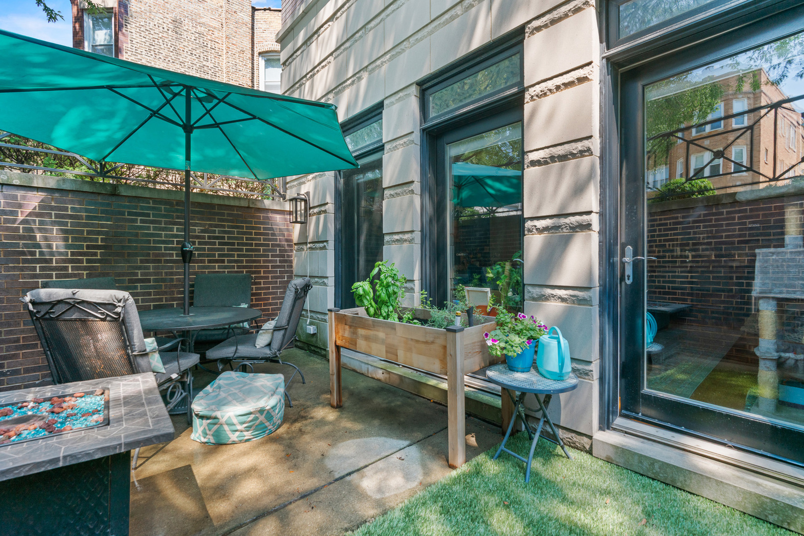 4341 North Mozart Street Chicago IL 60618