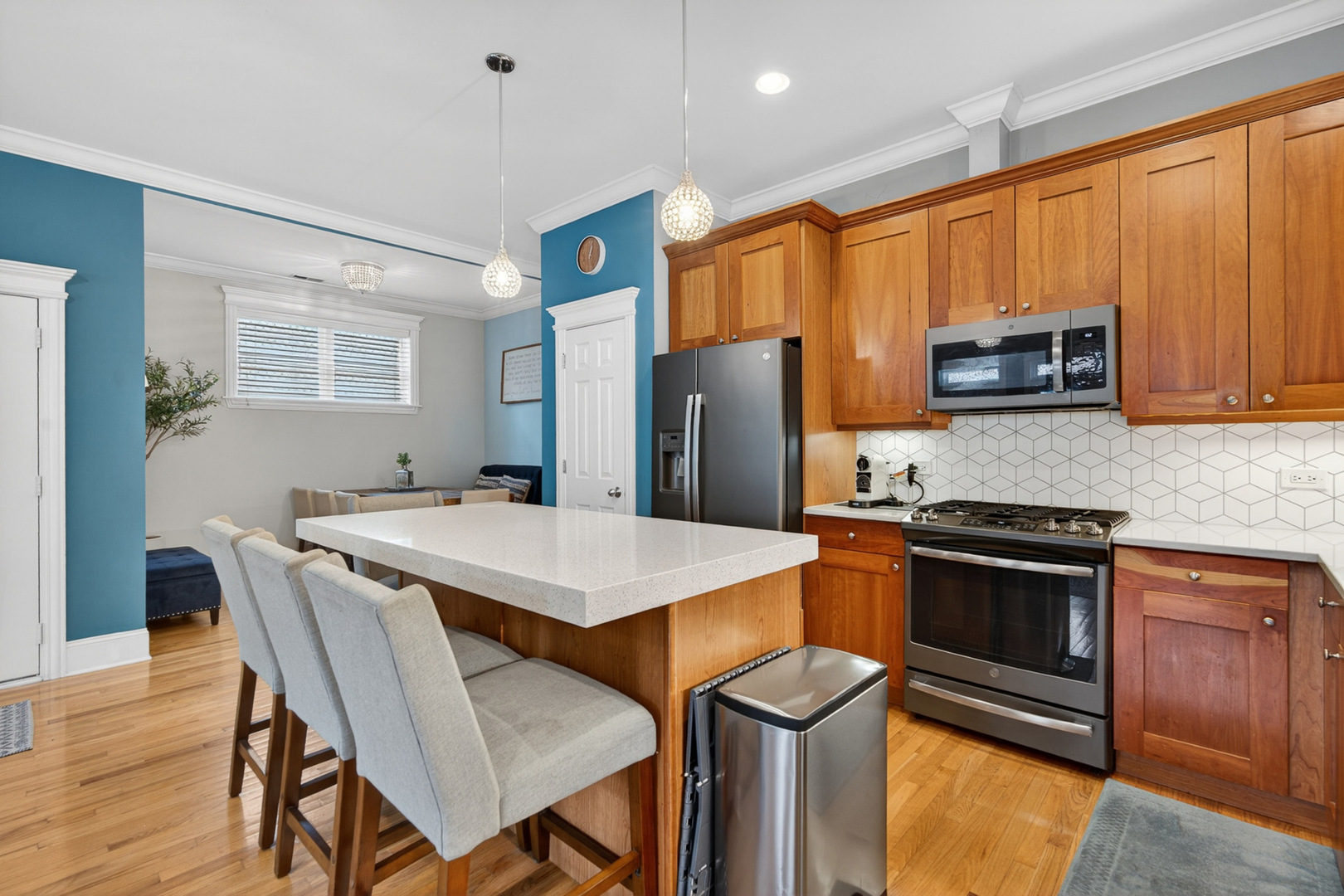 4341 North Mozart Street Chicago IL 60618