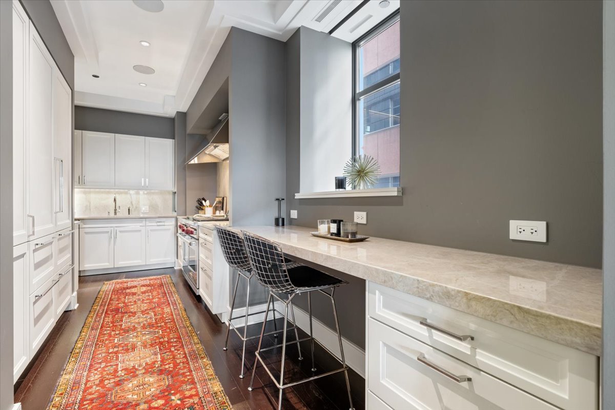 118 East Erie Street Chicago IL 60611