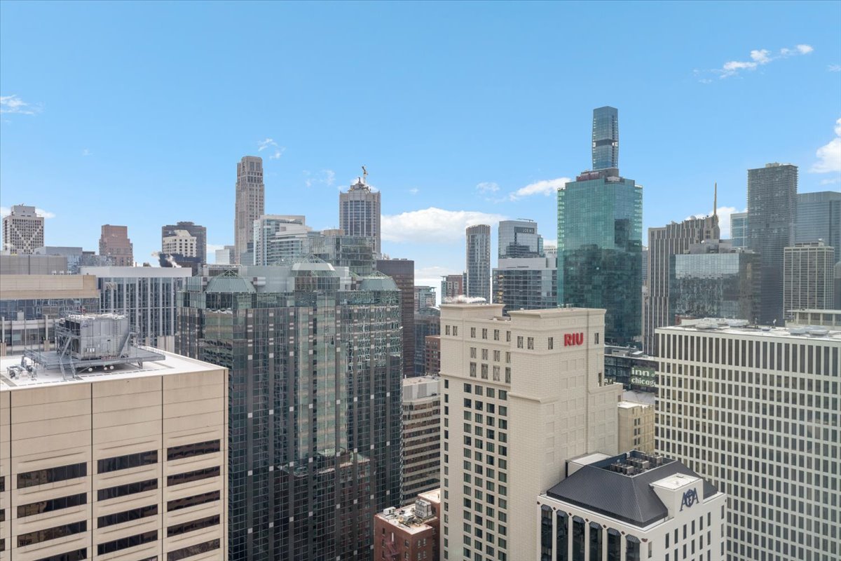 118 East Erie Street Chicago IL 60611