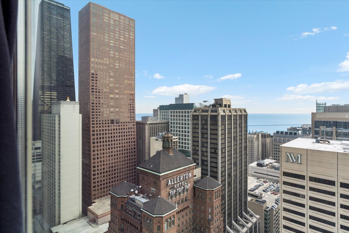 118 East Erie Street Chicago IL 60611