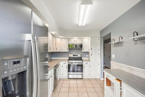 176 East Springbrook Drive Bloomingdale IL 60108