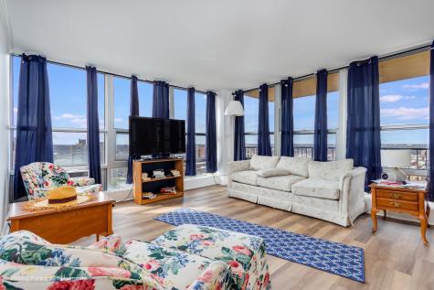 6730 South South Shore Drive Chicago IL 60649