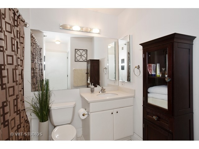 33 West Ontario Street Chicago IL 60654
