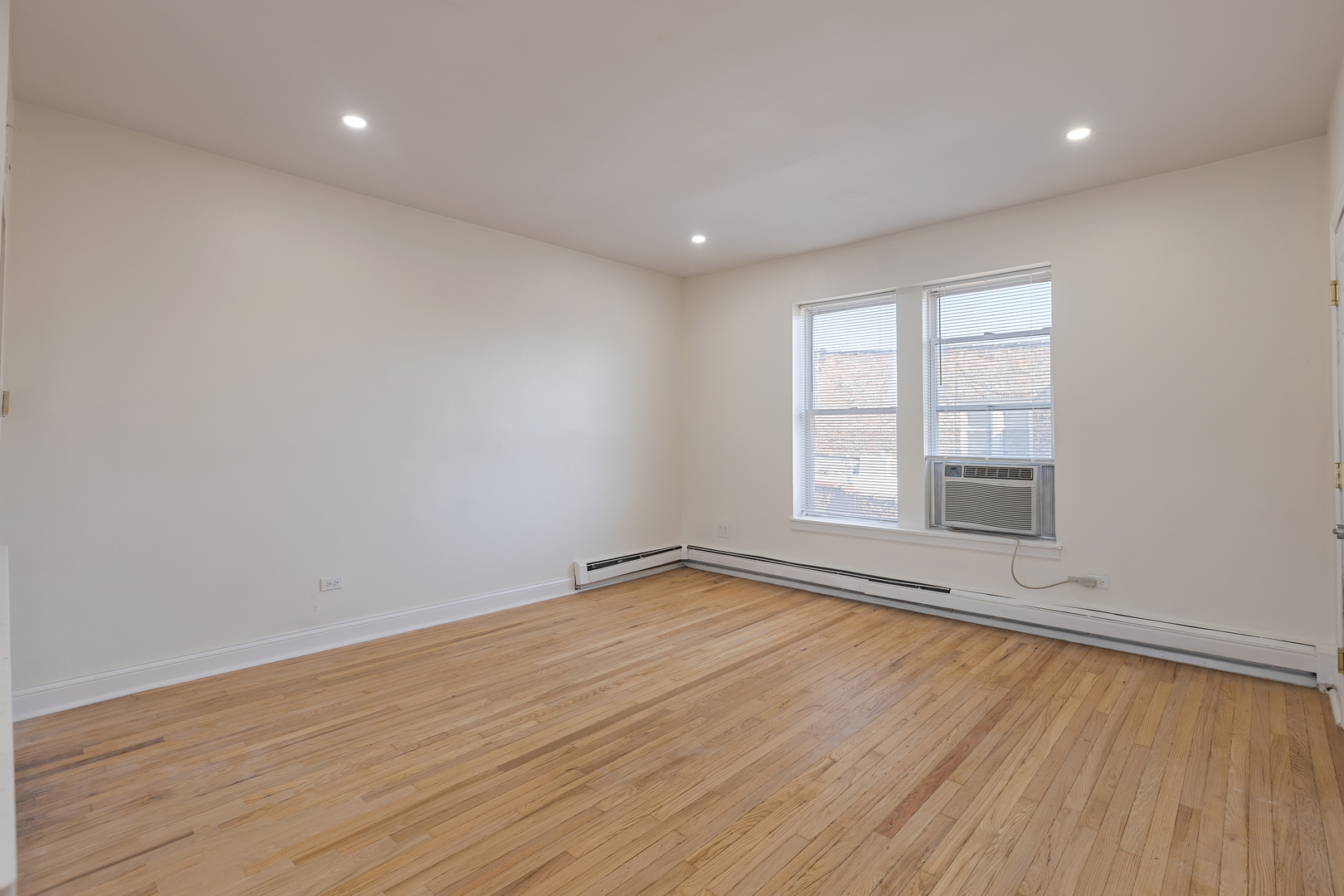 543 East 60th Street Chicago IL 60637