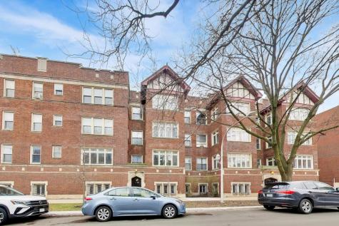 2221 East 68th Street Chicago IL 60649