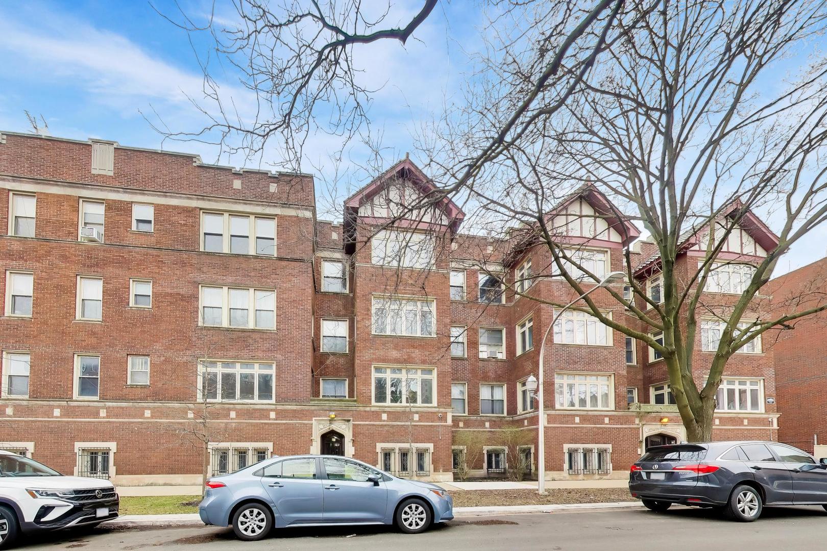 2221 East 68th Street Chicago IL 60649