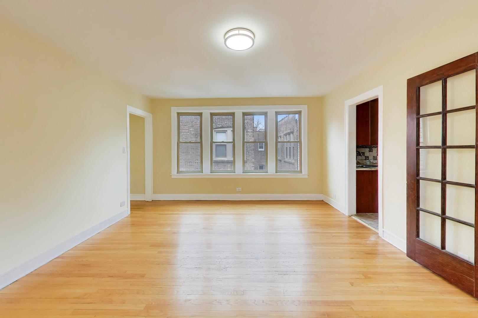 2221 East 68th Street Chicago IL 60649