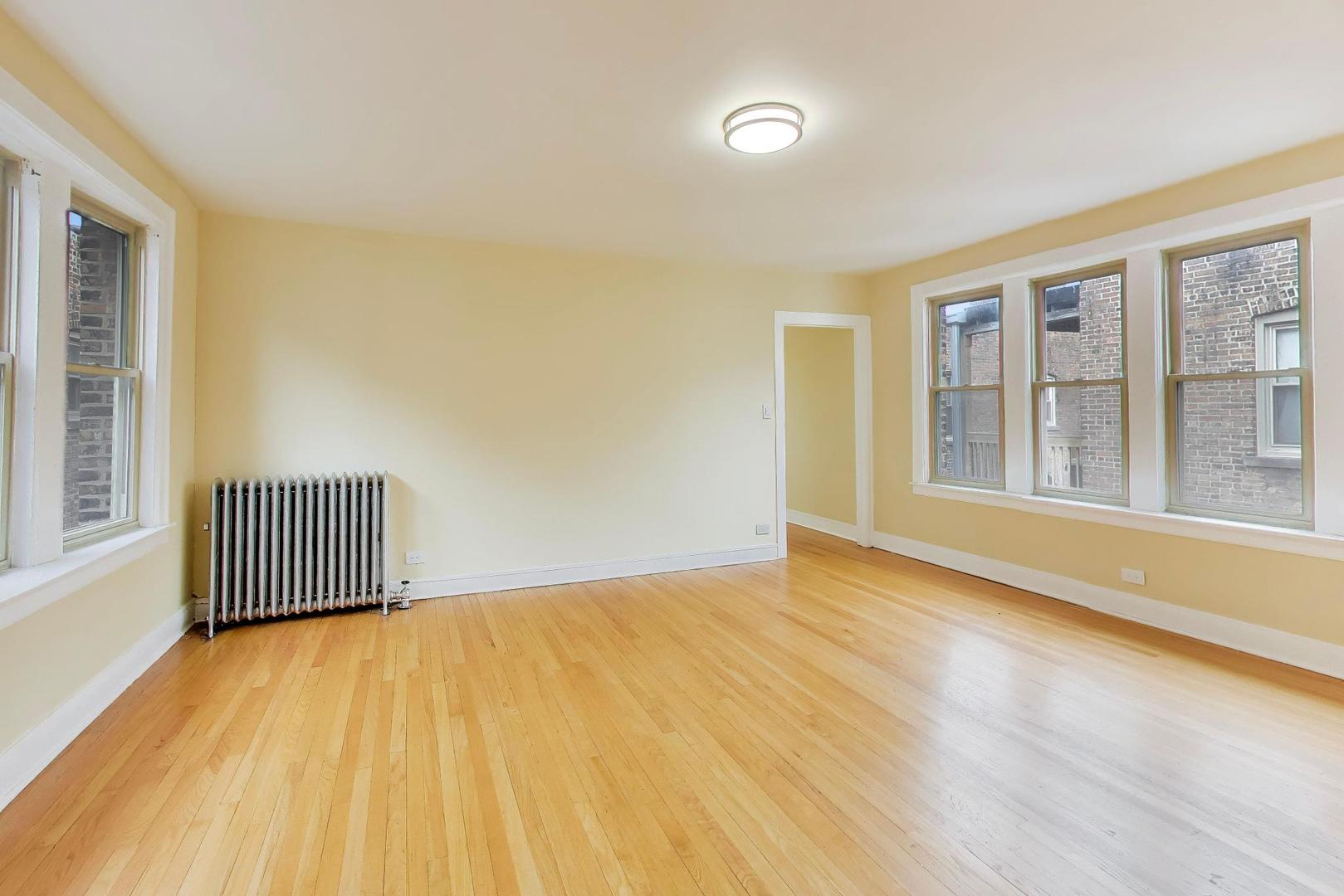 2221 East 68th Street Chicago IL 60649
