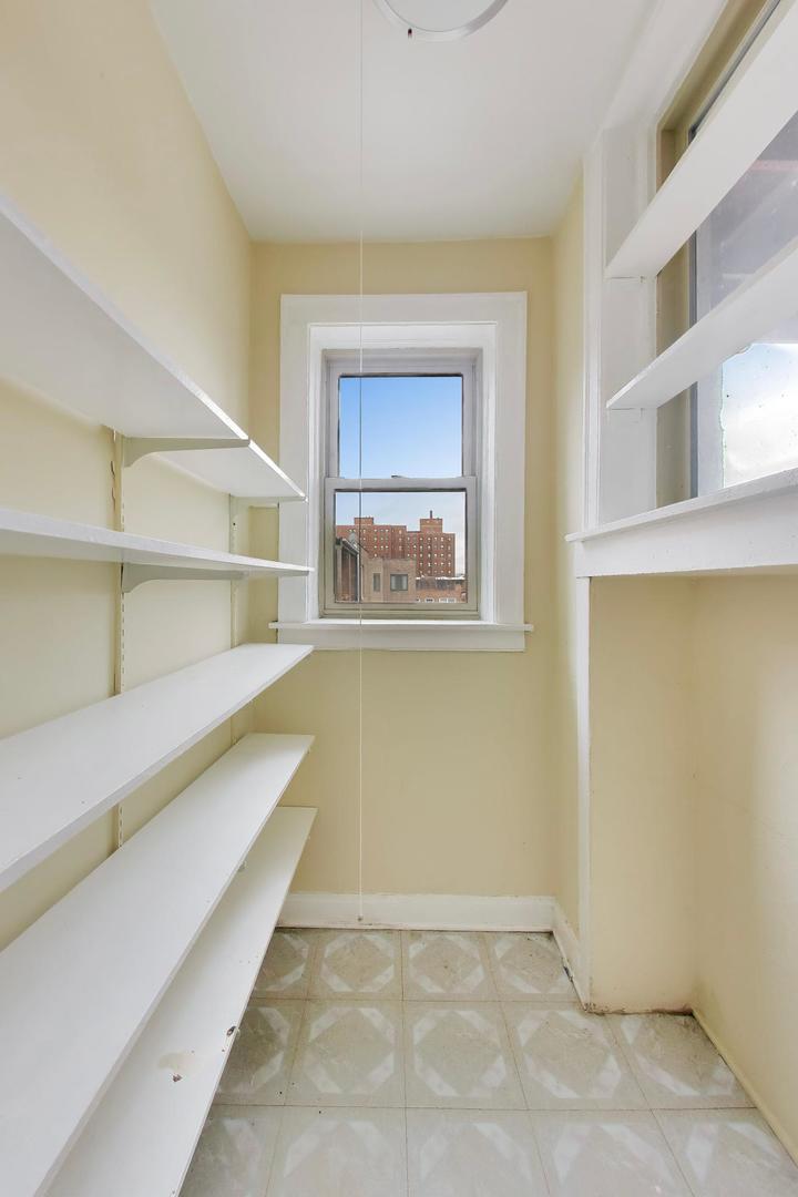 2221 East 68th Street Chicago IL 60649