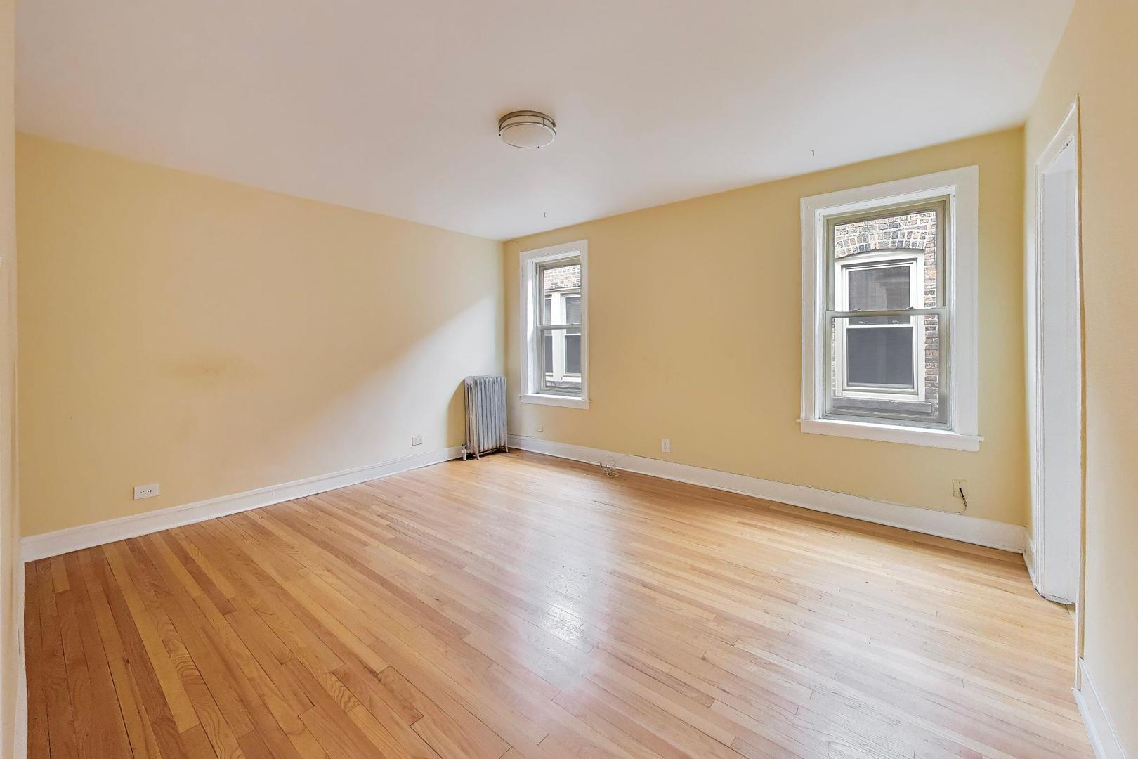 2221 East 68th Street Chicago IL 60649