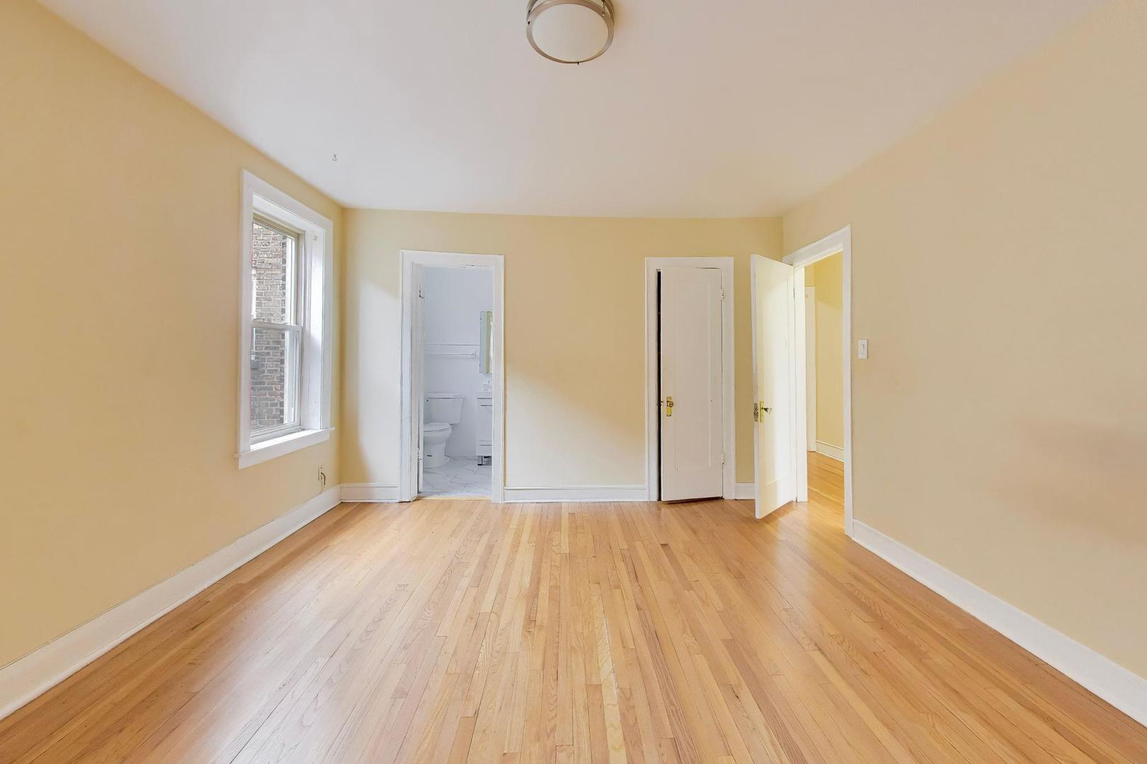 2221 East 68th Street Chicago IL 60649