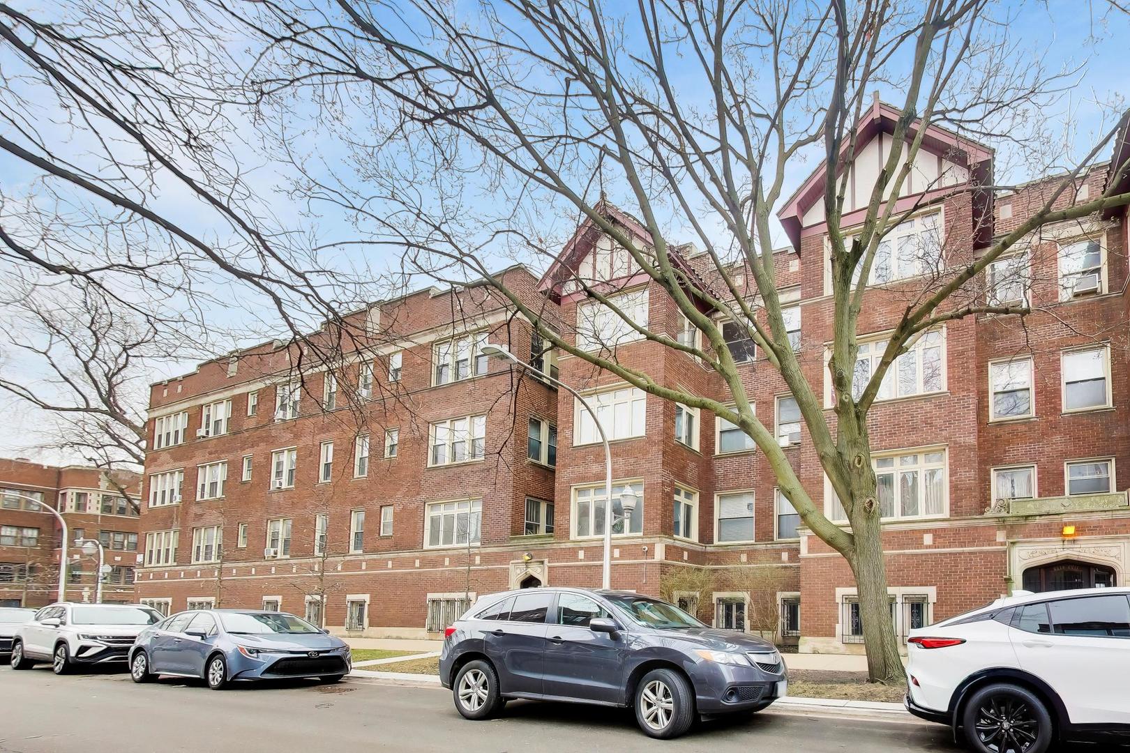 2221 East 68th Street Chicago IL 60649